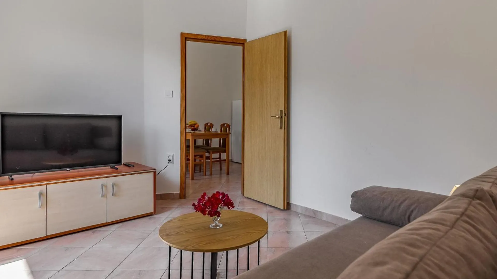 Apartment Rok 2 By Interhome Pula
